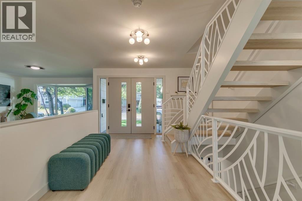 108 Canova Place Sw, Calgary, Alberta  T2W 5M9 - Photo 3 - A2259589