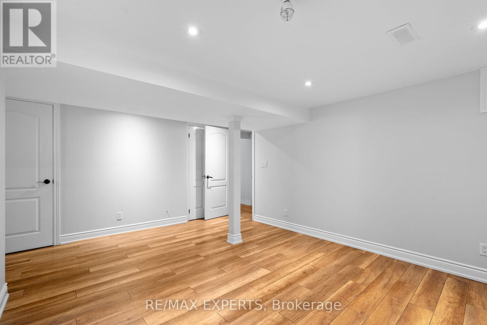 11 Smallwood Drive, Toronto, Ontario  M3M 1K9 - Photo 27 - W12441229