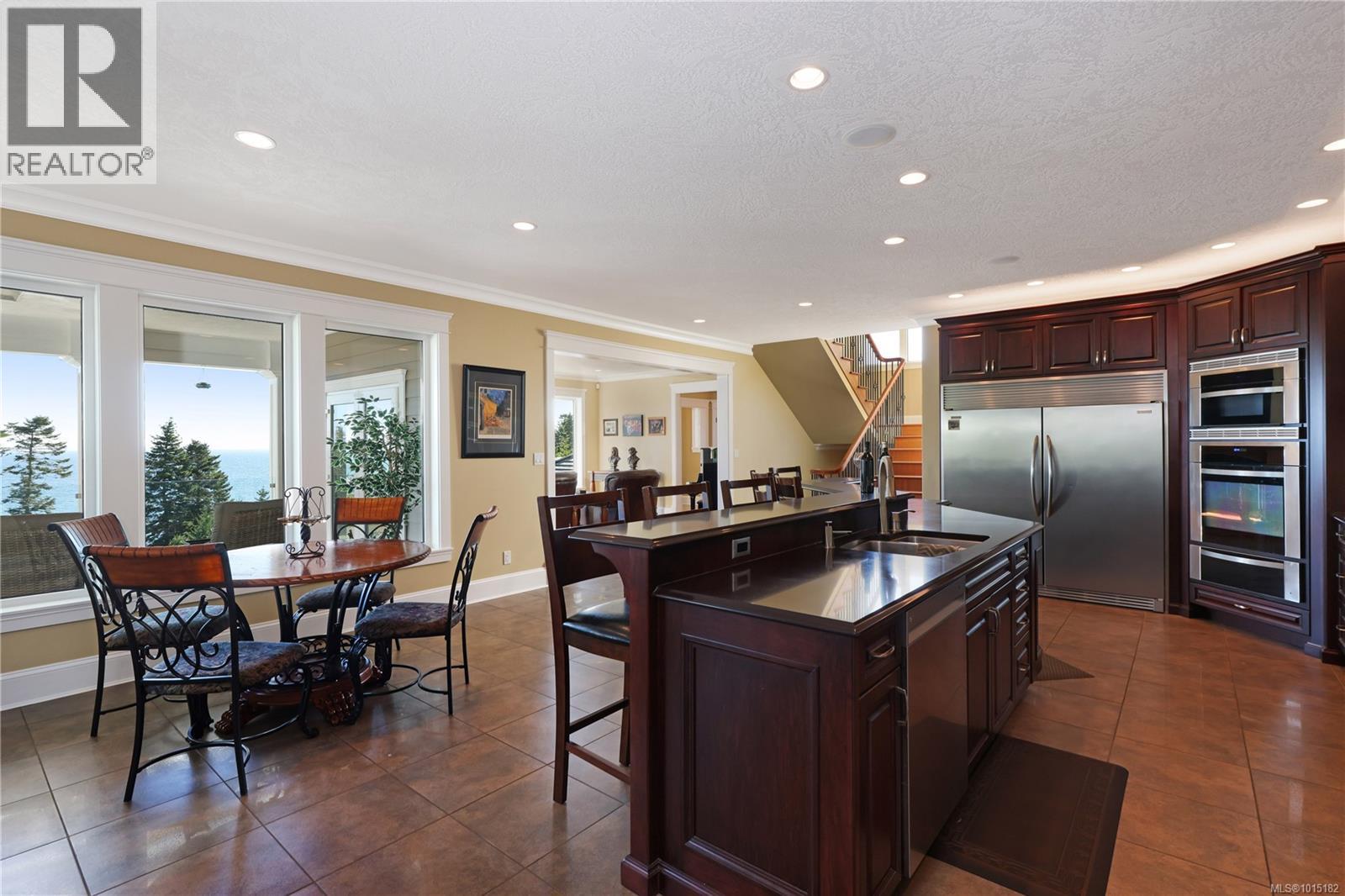 6480 Eagles Dr, Courtenay, British Columbia  V9J 1V3 - Photo 15 - 1015182