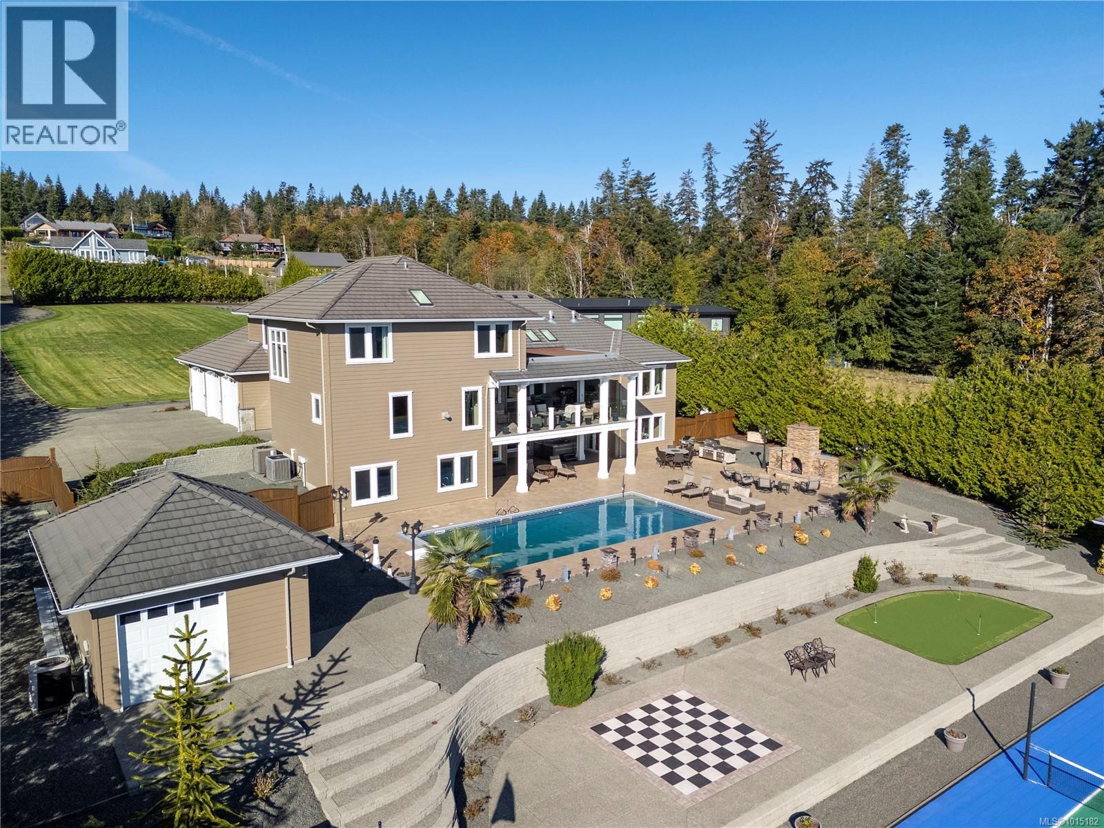 6480 Eagles Dr, Courtenay, British Columbia  V9J 1V3 - Photo 8 - 1015182