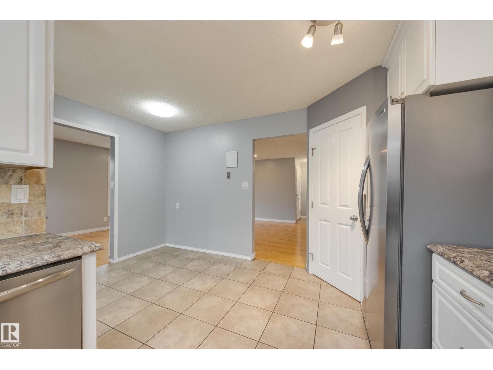 14615 29a St Nw Nw, Edmonton, Alberta  T5Y 2E4 - Photo 11 - E4460688