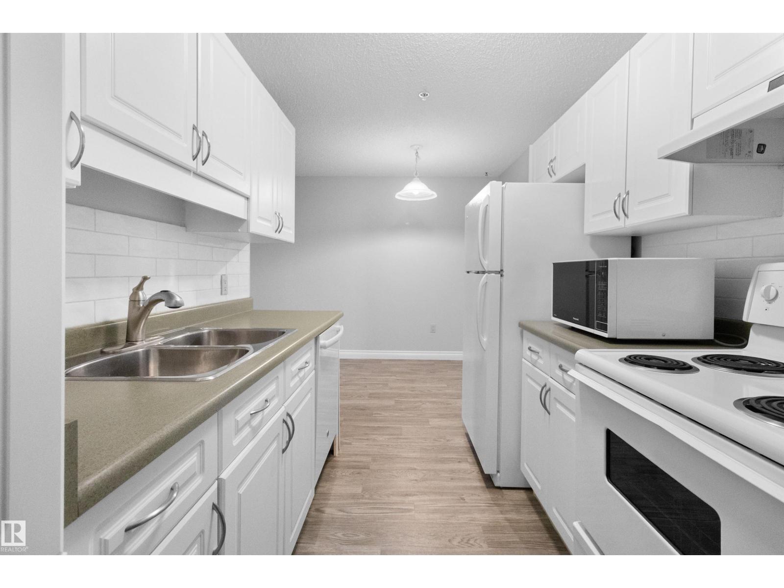 #304 11446 40 Av Nw, Edmonton, Alberta  T6J 0R5 - Photo 2 - E4460689