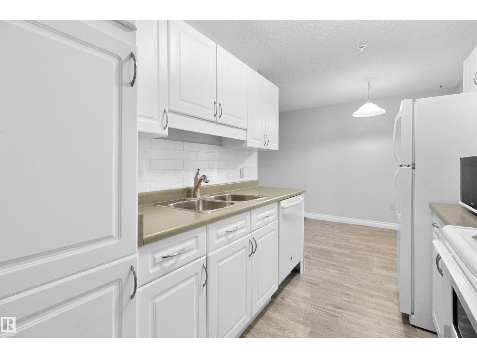 #304 11446 40 Av Nw, Edmonton, Alberta  T6J 0R5 - Photo 3 - E4460689