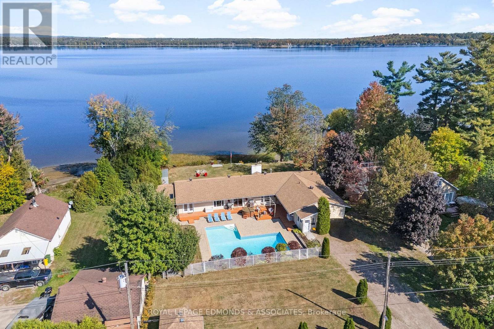 1227 BURNS DRIVE, Laurentian Valley, Ontario