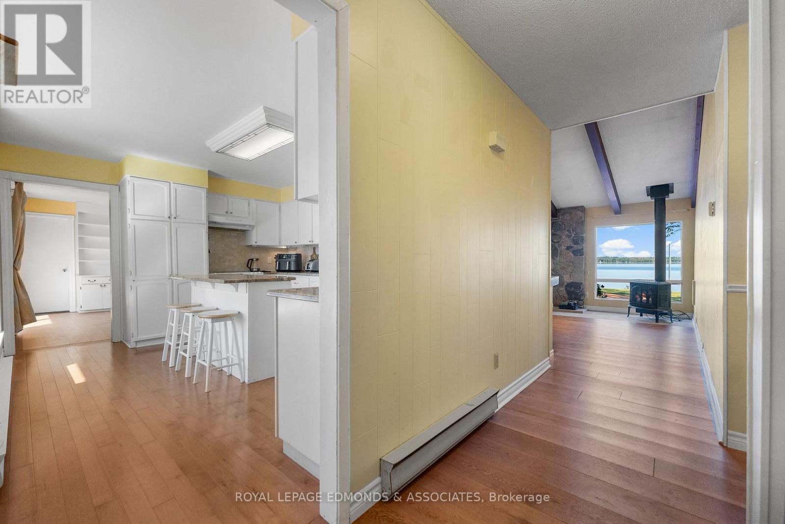 1227 Burns Drive, Laurentian Valley, Ontario  K8A 7M9 - Photo 17 - X12443515