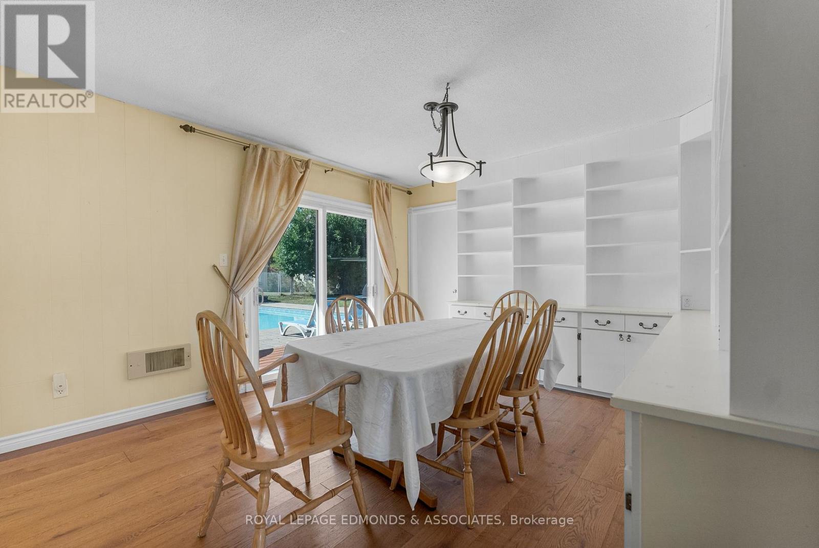 1227 Burns Drive, Laurentian Valley, Ontario  K8A 7M9 - Photo 18 - X12443515