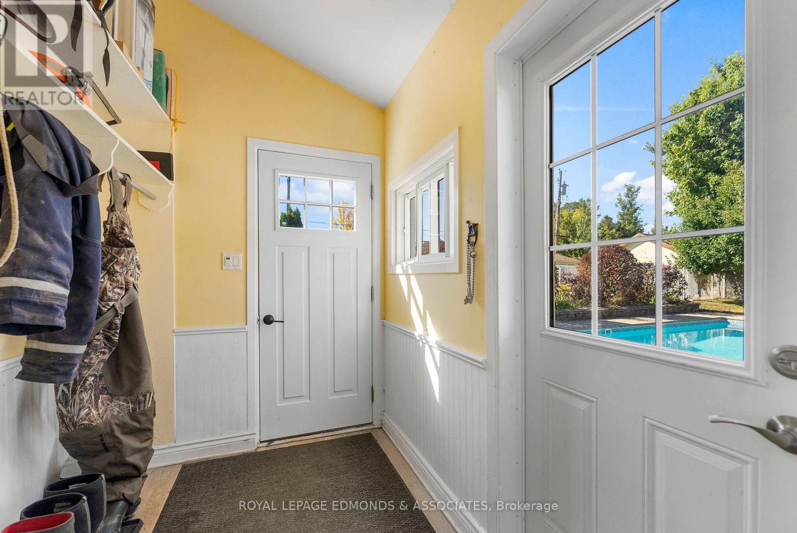 1227 Burns Drive, Laurentian Valley, Ontario  K8A 7M9 - Photo 25 - X12443515
