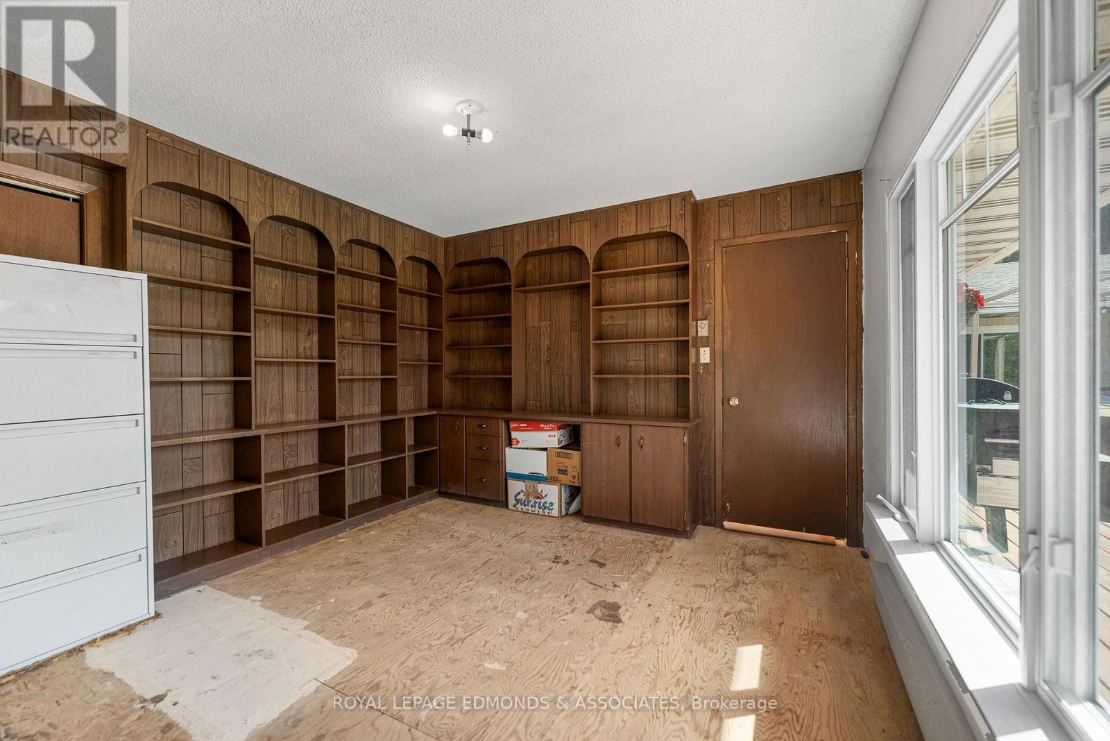 1227 Burns Drive, Laurentian Valley, Ontario  K8A 7M9 - Photo 28 - X12443515