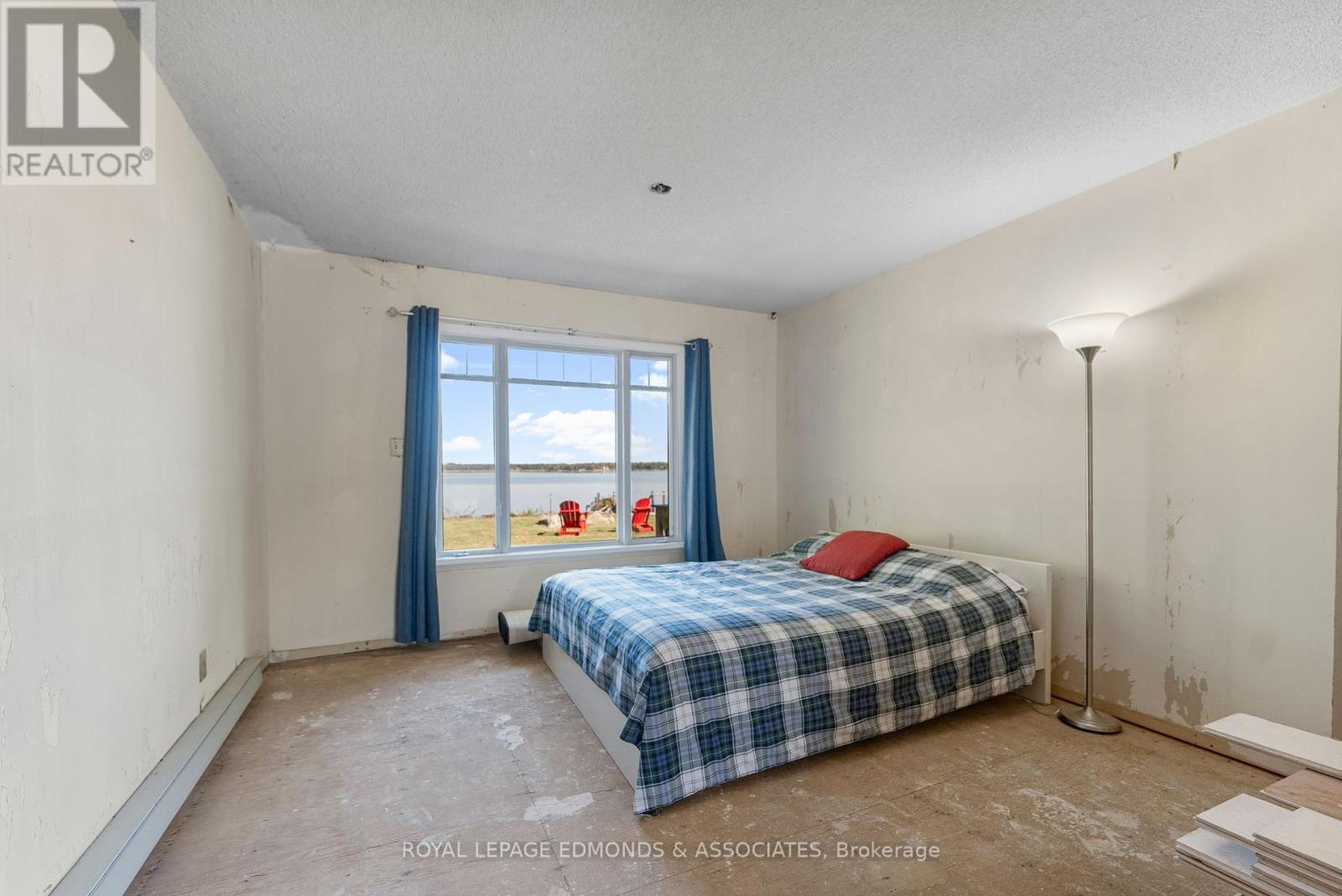 1227 Burns Drive, Laurentian Valley, Ontario  K8A 7M9 - Photo 29 - X12443515