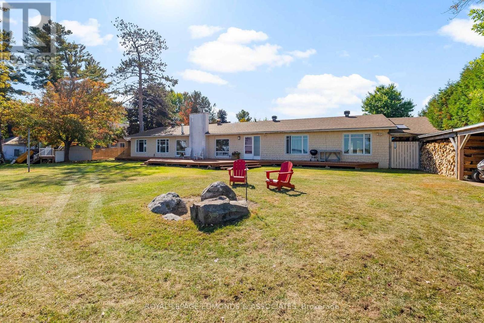 1227 Burns Drive, Laurentian Valley, Ontario  K8A 7M9 - Photo 3 - X12443515