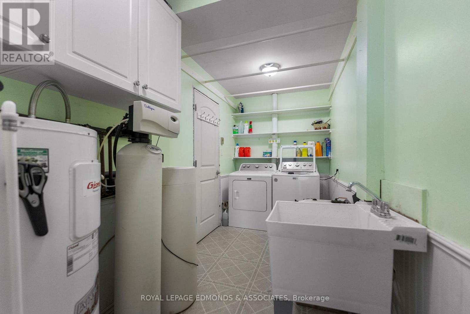 1227 Burns Drive, Laurentian Valley, Ontario  K8A 7M9 - Photo 32 - X12443515