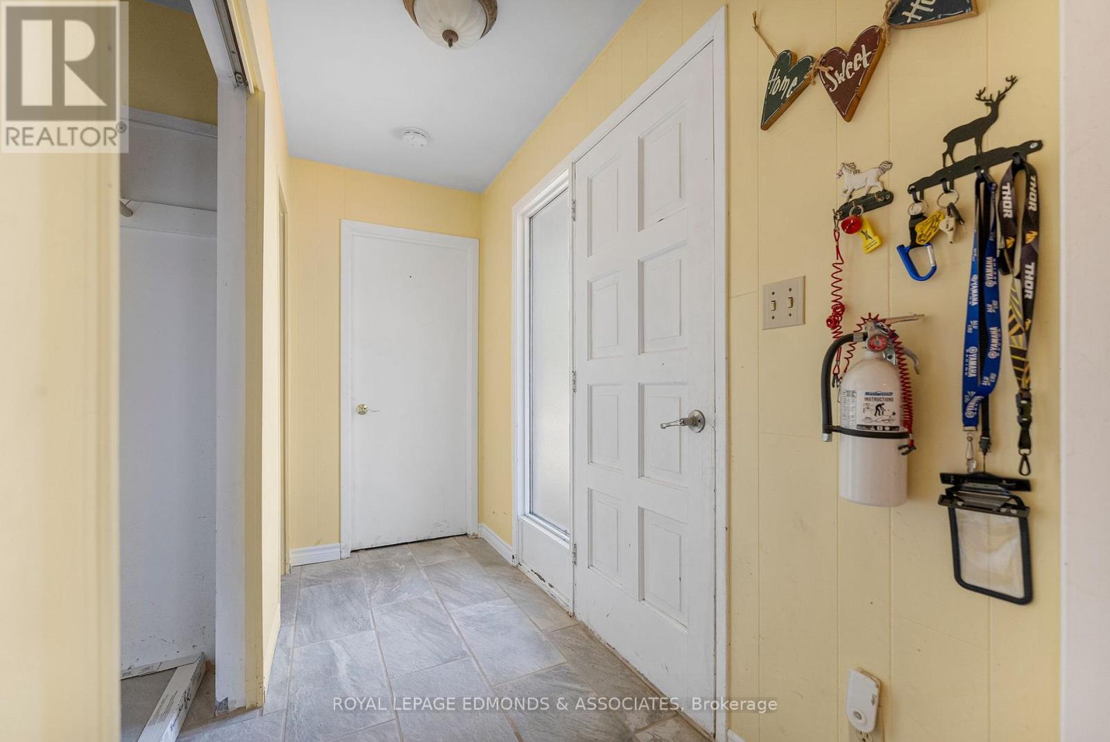1227 Burns Drive, Laurentian Valley, Ontario  K8A 7M9 - Photo 35 - X12443515