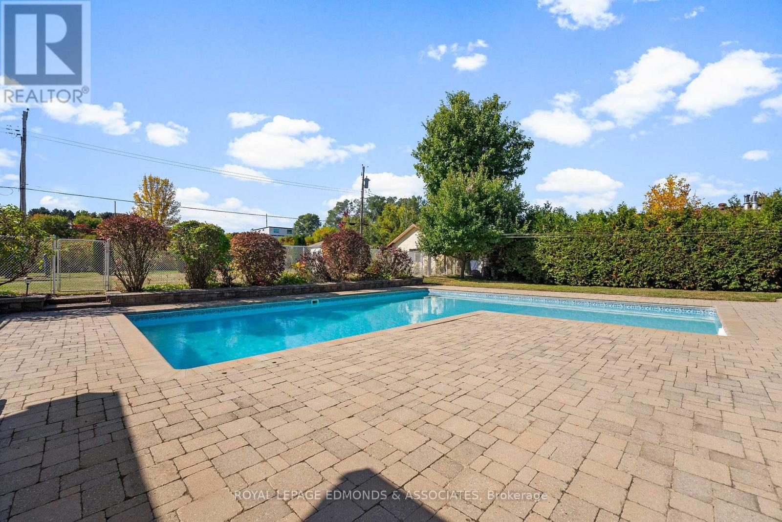1227 Burns Drive, Laurentian Valley, Ontario  K8A 7M9 - Photo 39 - X12443515