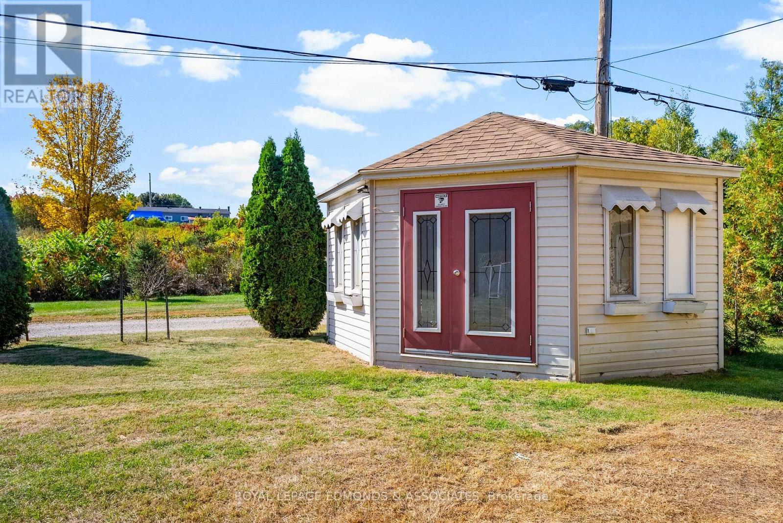 1227 Burns Drive, Laurentian Valley, Ontario  K8A 7M9 - Photo 46 - X12443515
