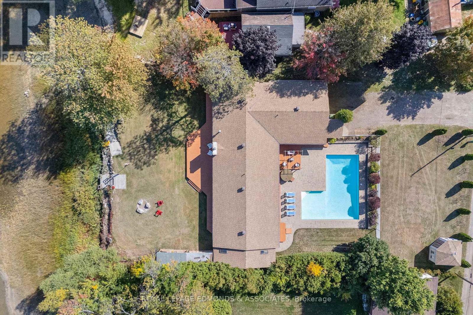 1227 Burns Drive, Laurentian Valley, Ontario  K8A 7M9 - Photo 47 - X12443515