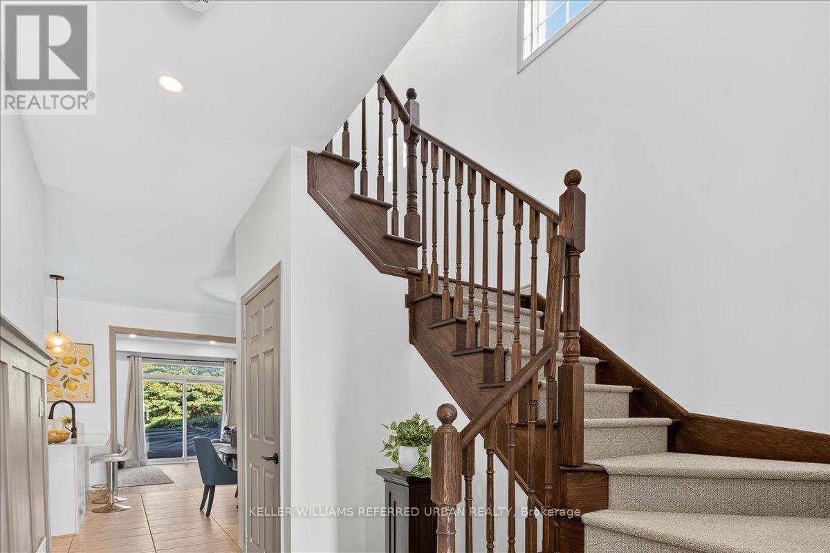 431 Rita's Avenue, Newmarket (Summerhill Estates), Ontario  L3X 2N1 - Photo 7 - N12443447