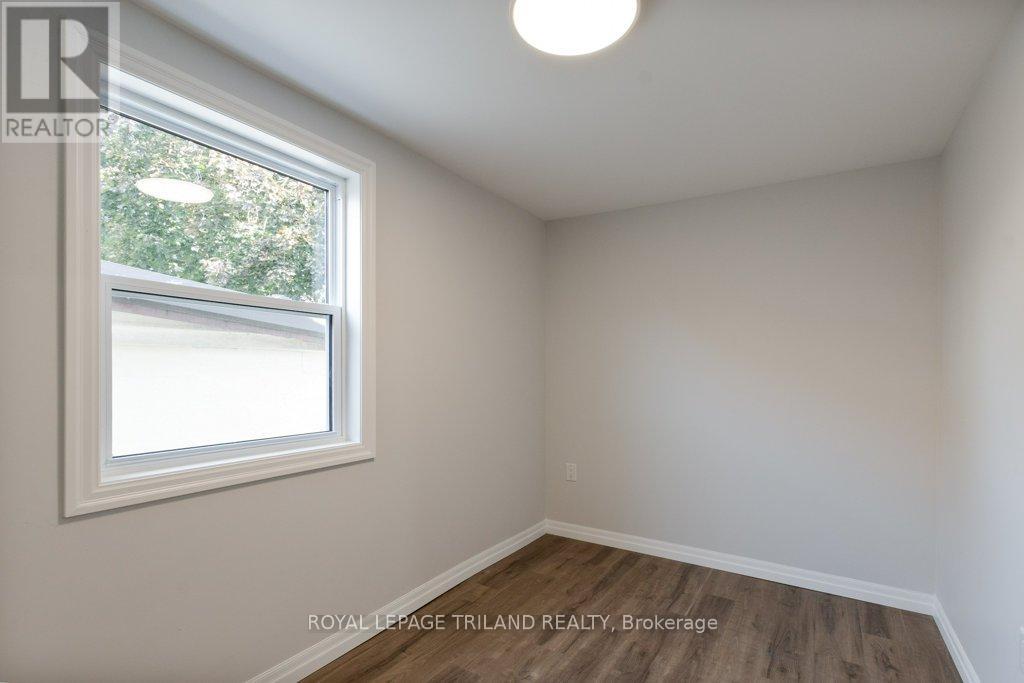 35 Inkerman Street, St. Thomas, Ontario  N5P 3E9 - Photo 21 - X12393585