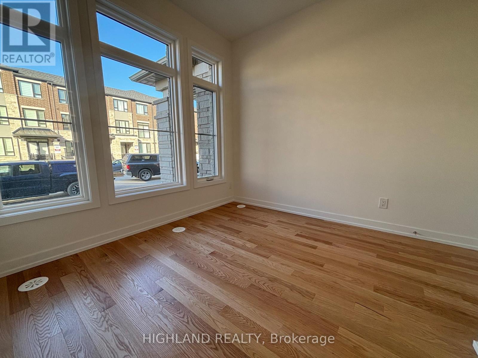1096 Wheat Boom Drive, Oakville, Ontario  L6H 7H5 - Photo 2 - W12443386