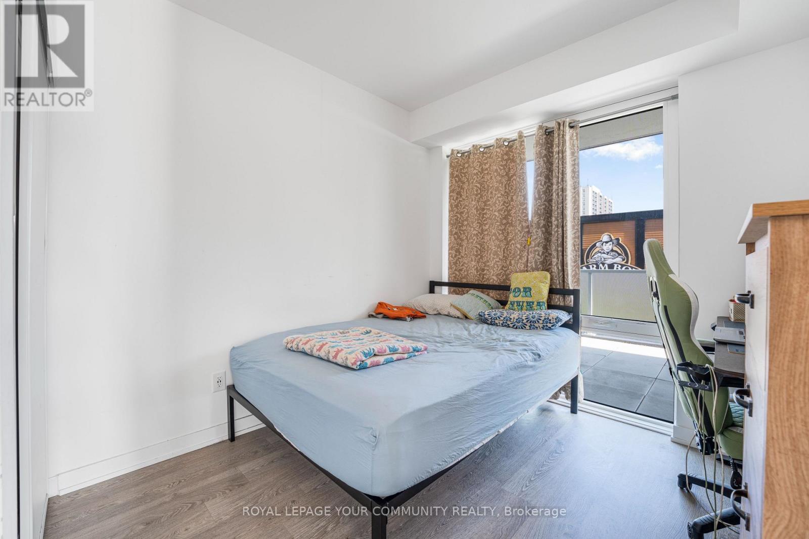 215 Lakeshore Road W, Mississauga, Ontario  L5H 0A7 - Photo 17 - W12443392