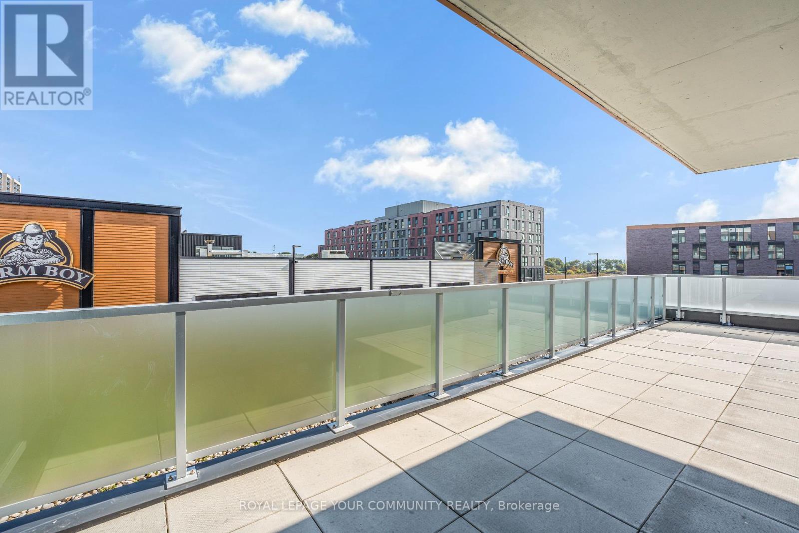 215 Lakeshore Road W, Mississauga, Ontario  L5H 0A7 - Photo 19 - W12443392