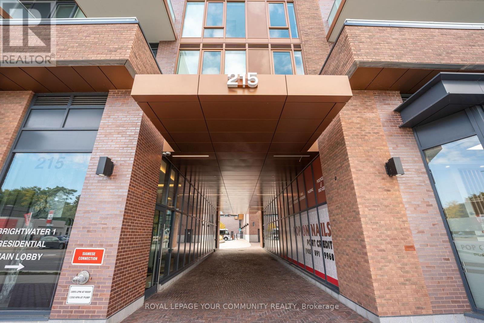 215 Lakeshore Road W, Mississauga, Ontario  L5H 0A7 - Photo 2 - W12443392