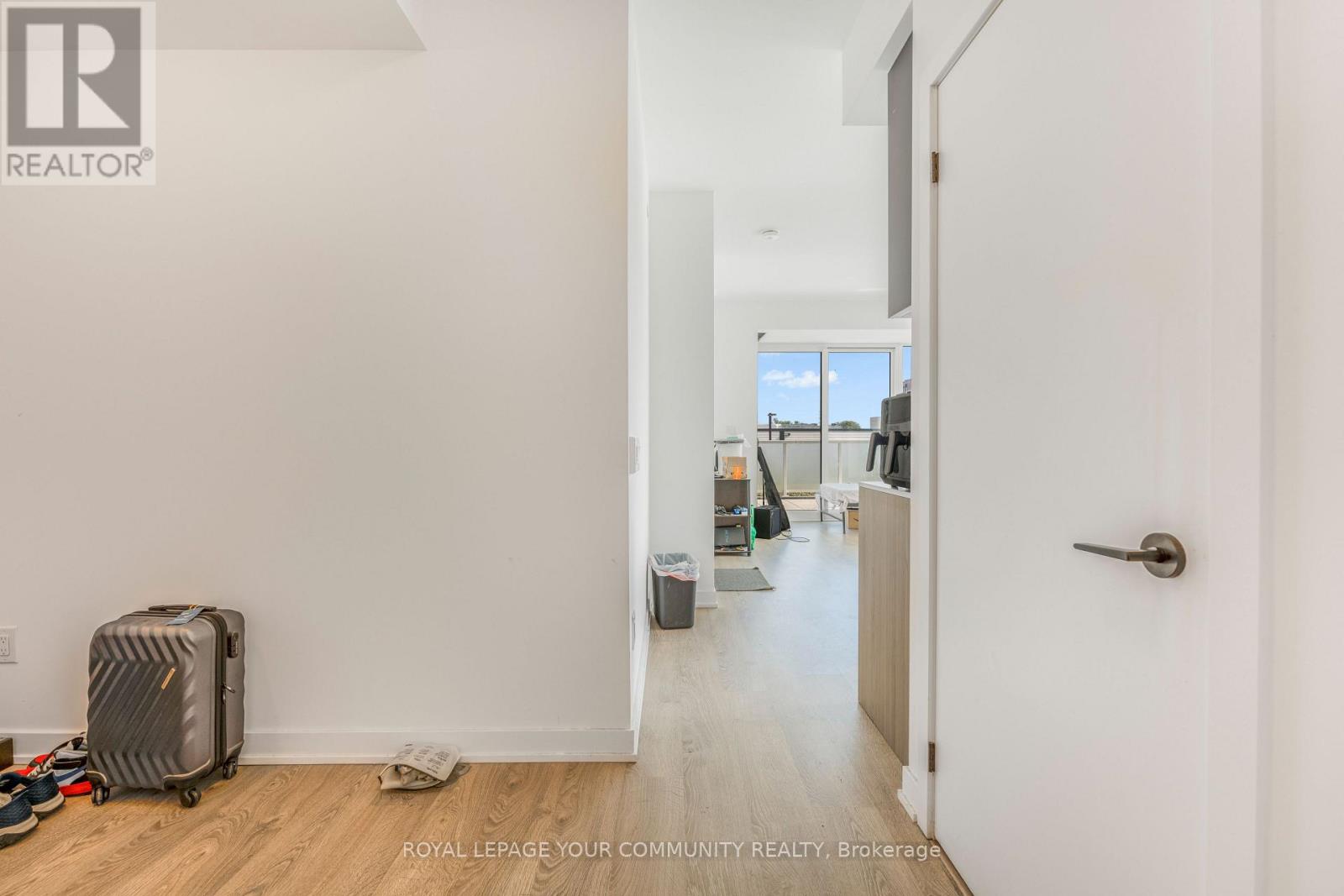 215 Lakeshore Road W, Mississauga, Ontario  L5H 0A7 - Photo 22 - W12443392