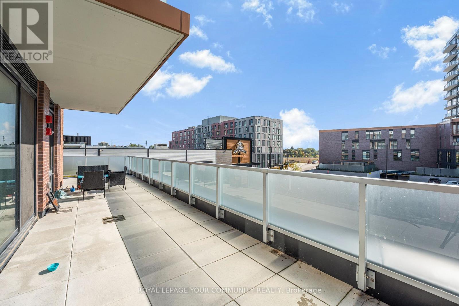 215 Lakeshore Road W, Mississauga, Ontario  L5H 0A7 - Photo 24 - W12443392