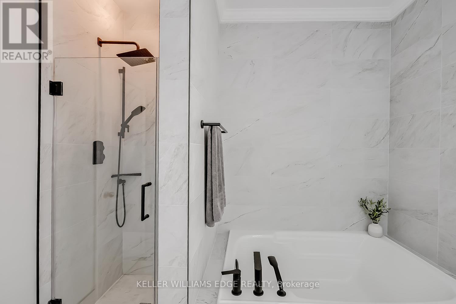 3327 Skipton Lane, Oakville, Ontario  L6M 0K3 - Photo 23 - W12443397