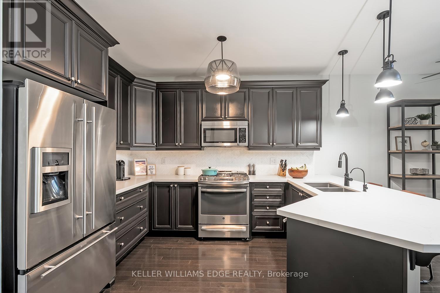 3327 Skipton Lane, Oakville, Ontario  L6M 0K3 - Photo 9 - W12443397