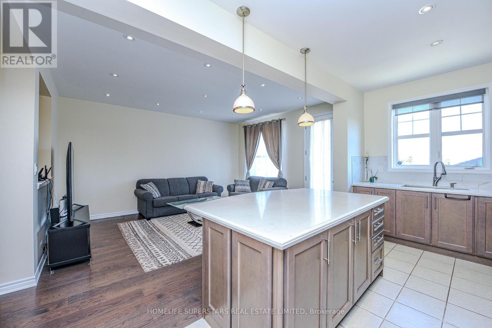 1395 Chretien Street, Milton, Ontario  L9E 1G7 - Photo 20 - W12443400