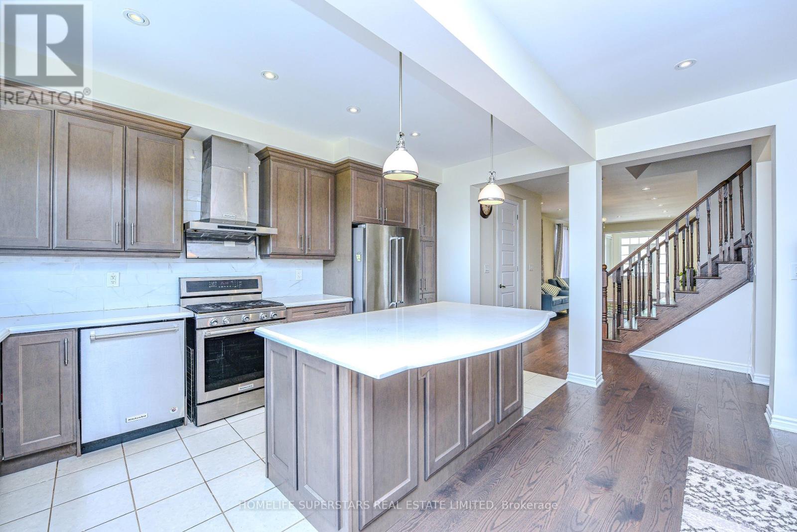1395 Chretien Street, Milton, Ontario  L9E 1G7 - Photo 22 - W12443400
