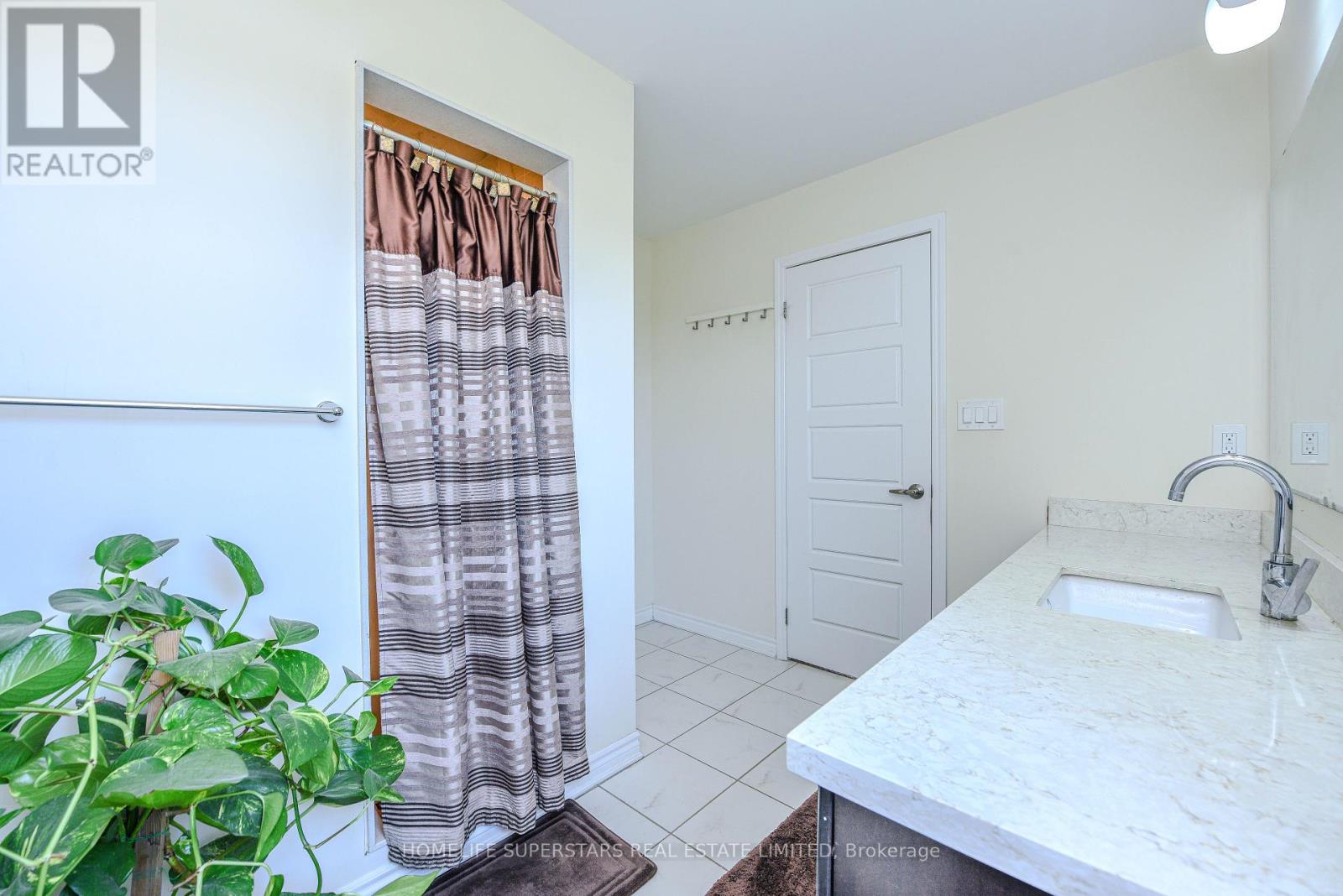 1395 Chretien Street, Milton, Ontario  L9E 1G7 - Photo 27 - W12443400