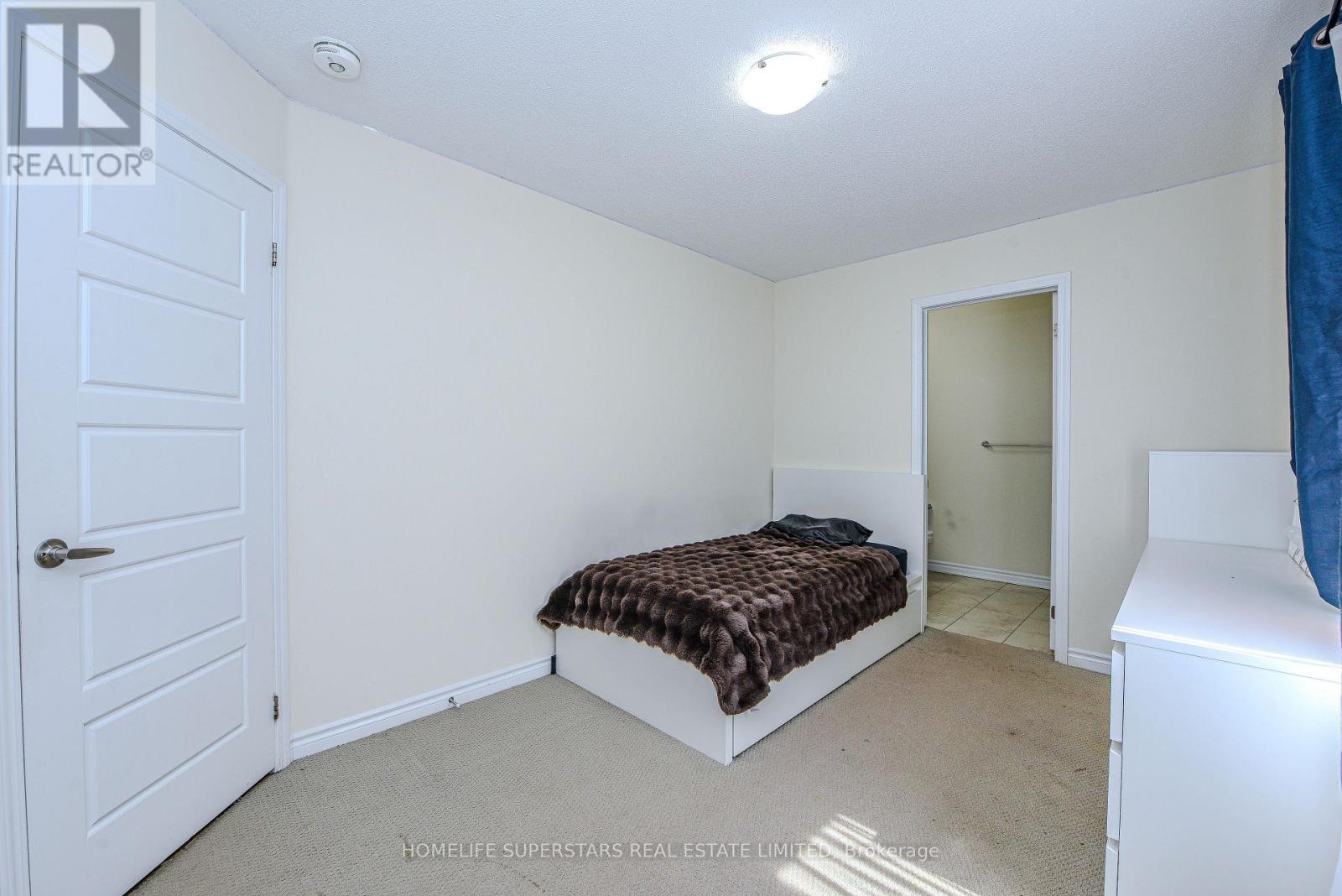 1395 Chretien Street, Milton, Ontario  L9E 1G7 - Photo 29 - W12443400