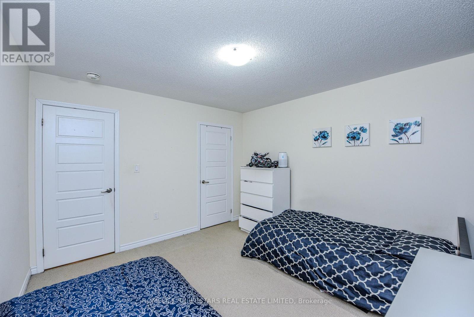 1395 Chretien Street, Milton, Ontario  L9E 1G7 - Photo 39 - W12443400