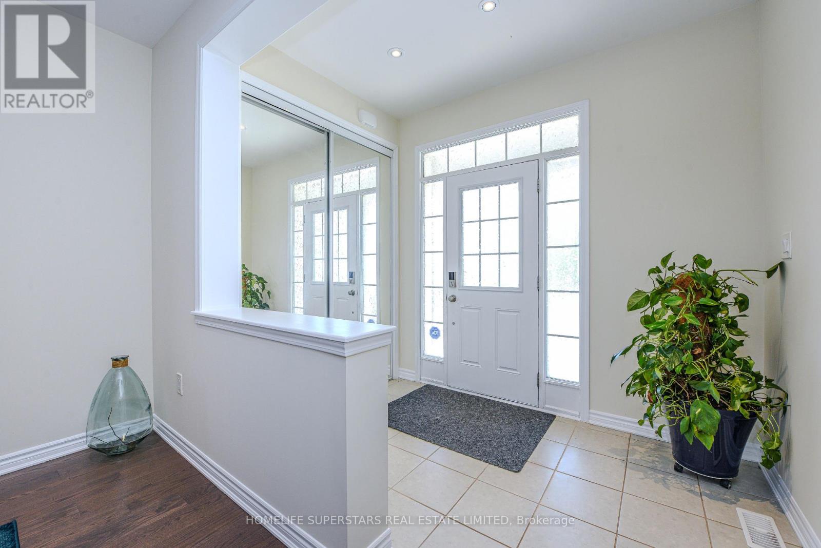 1395 Chretien Street, Milton, Ontario  L9E 1G7 - Photo 5 - W12443400