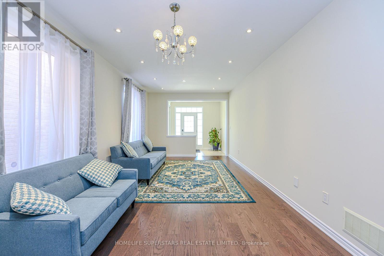 1395 Chretien Street, Milton, Ontario  L9E 1G7 - Photo 6 - W12443400