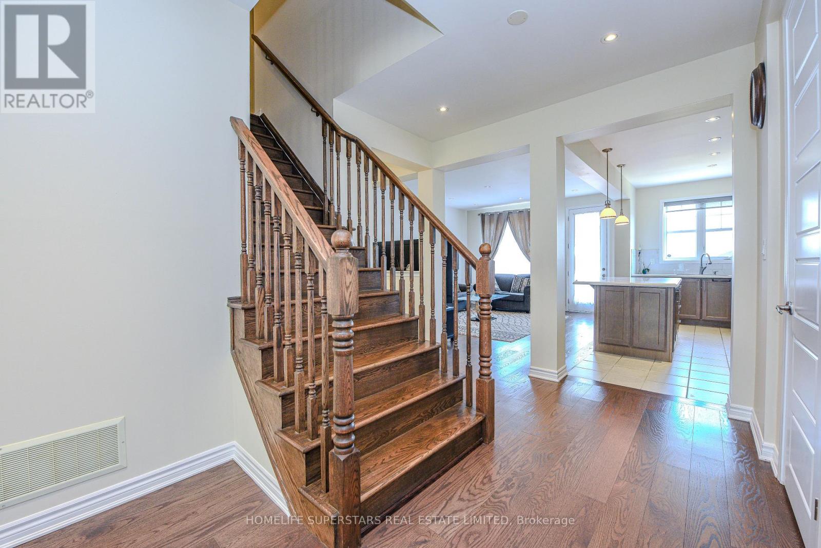 1395 Chretien Street, Milton, Ontario  L9E 1G7 - Photo 8 - W12443400