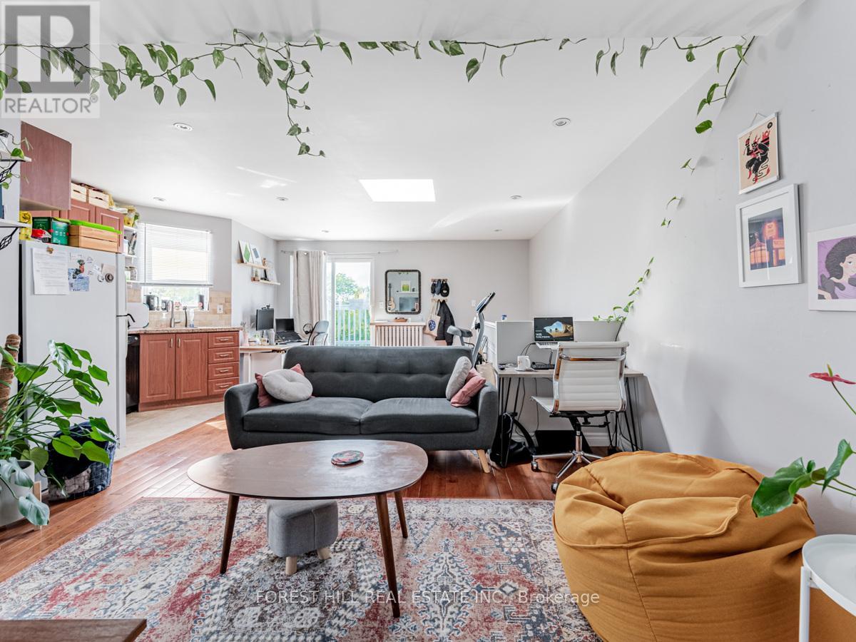 3 - 12 Salem Avenue, Toronto, Ontario  M6H 3C1 - Photo 11 - W12443401