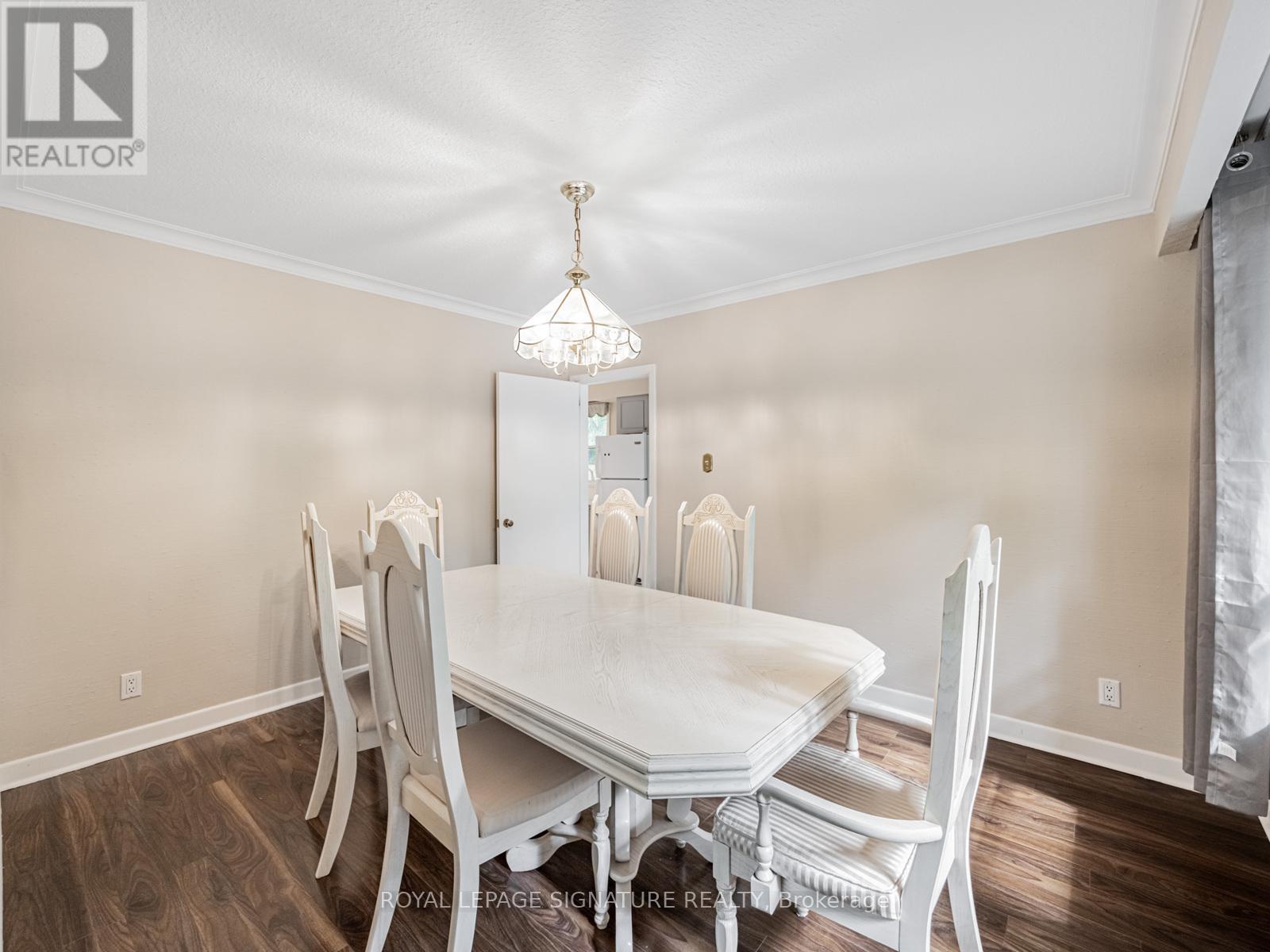 1447 Merrow Road, Mississauga, Ontario  L5J 3C4 - Photo 12 - W12443438