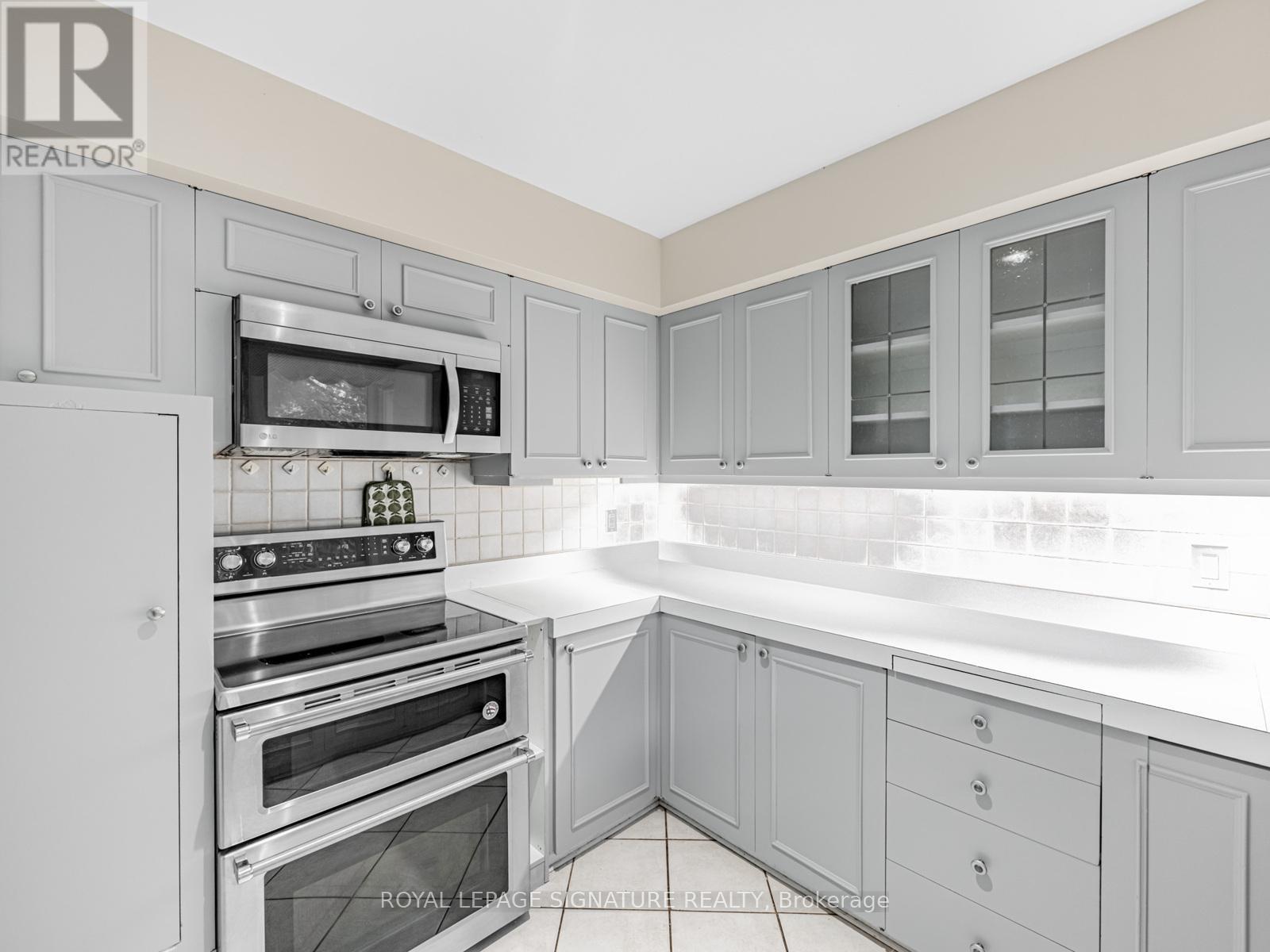 1447 Merrow Road, Mississauga, Ontario  L5J 3C4 - Photo 17 - W12443438