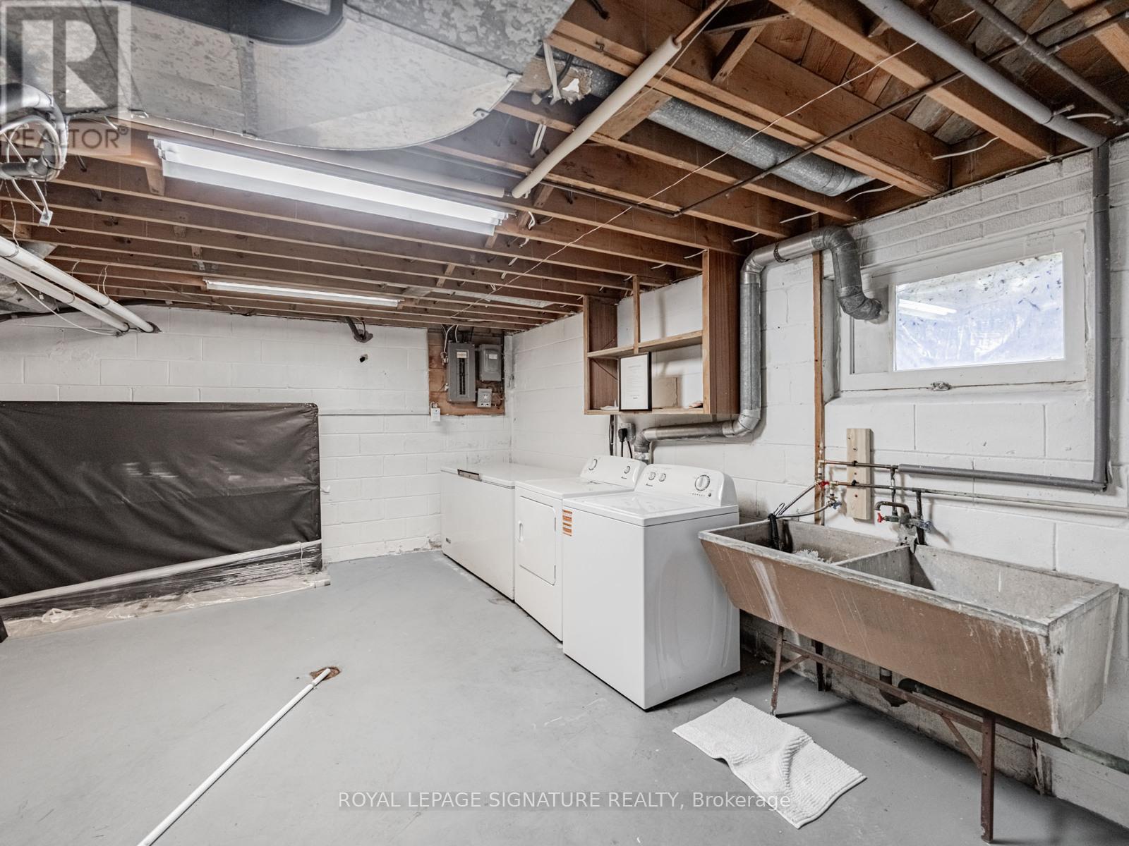1447 Merrow Road, Mississauga, Ontario  L5J 3C4 - Photo 38 - W12443438