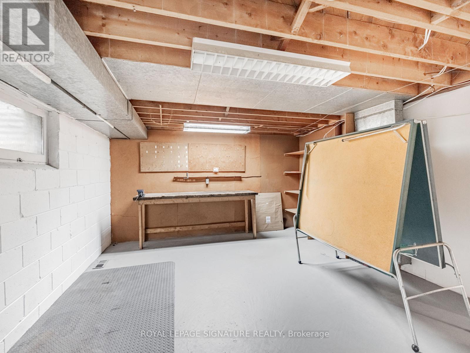 1447 Merrow Road, Mississauga, Ontario  L5J 3C4 - Photo 39 - W12443438