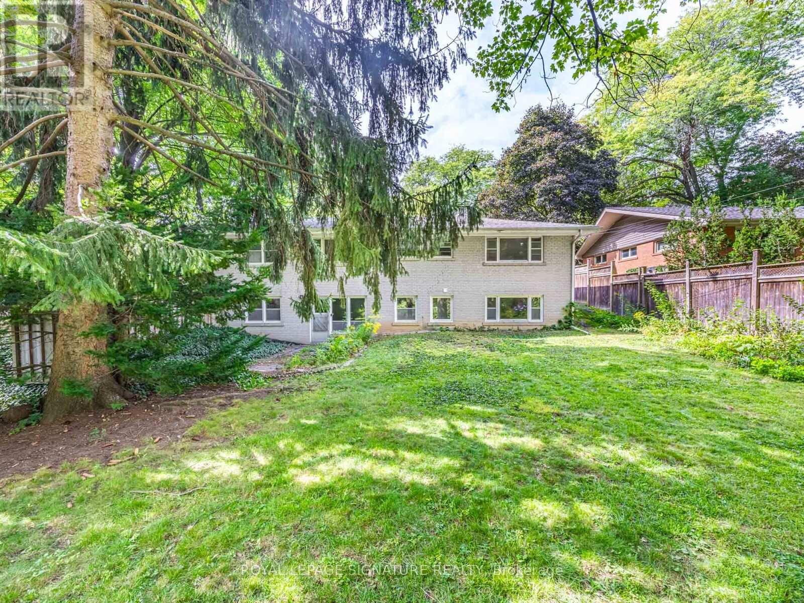 1447 Merrow Road, Mississauga, Ontario  L5J 3C4 - Photo 47 - W12443438