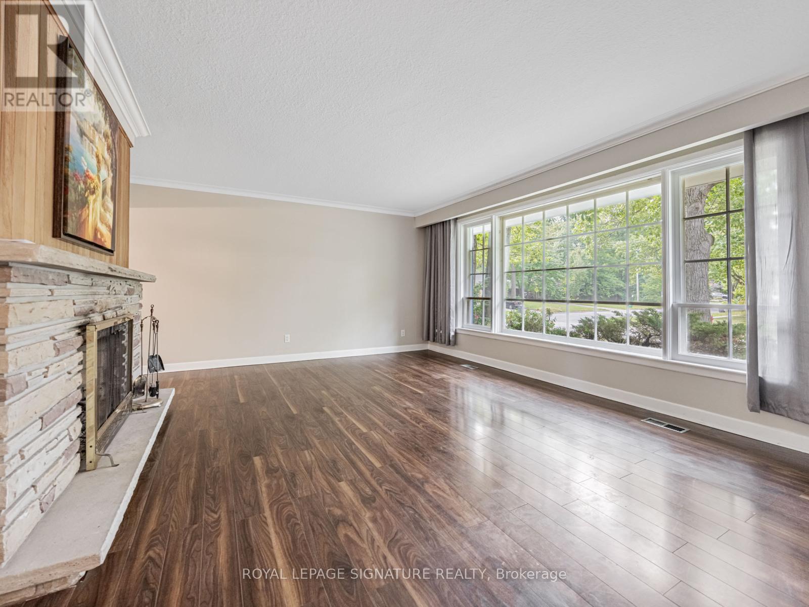 1447 Merrow Road, Mississauga, Ontario  L5J 3C4 - Photo 8 - W12443438