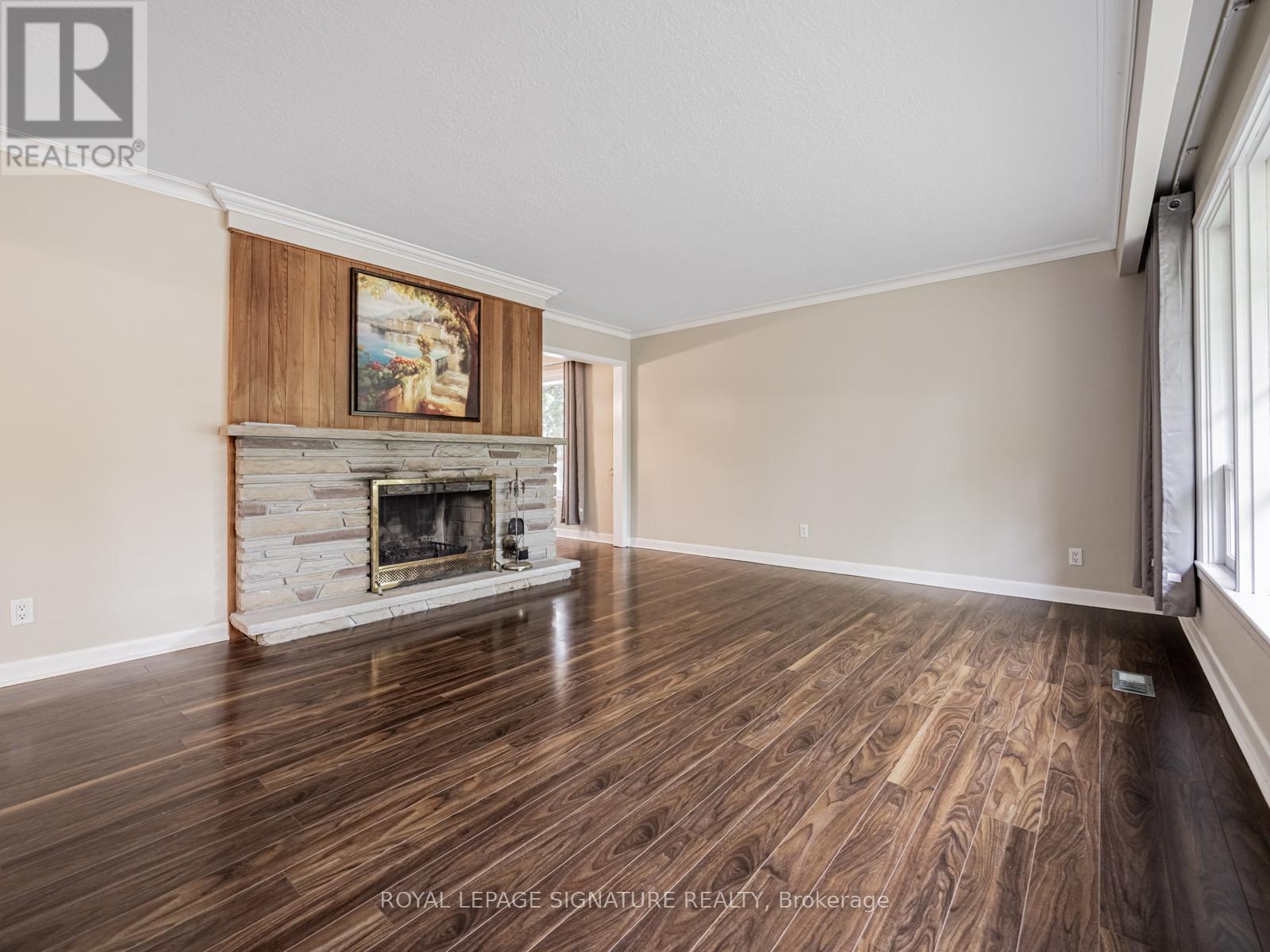 1447 Merrow Road, Mississauga, Ontario  L5J 3C4 - Photo 9 - W12443438