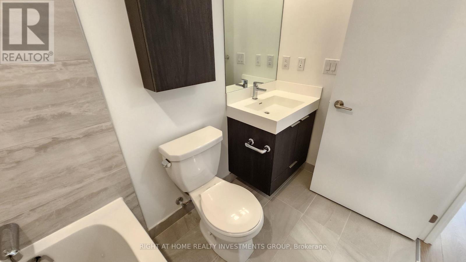 1118 - 3100 Keele Street, Toronto, Ontario  M3M 0E1 - Photo 27 - W12443445