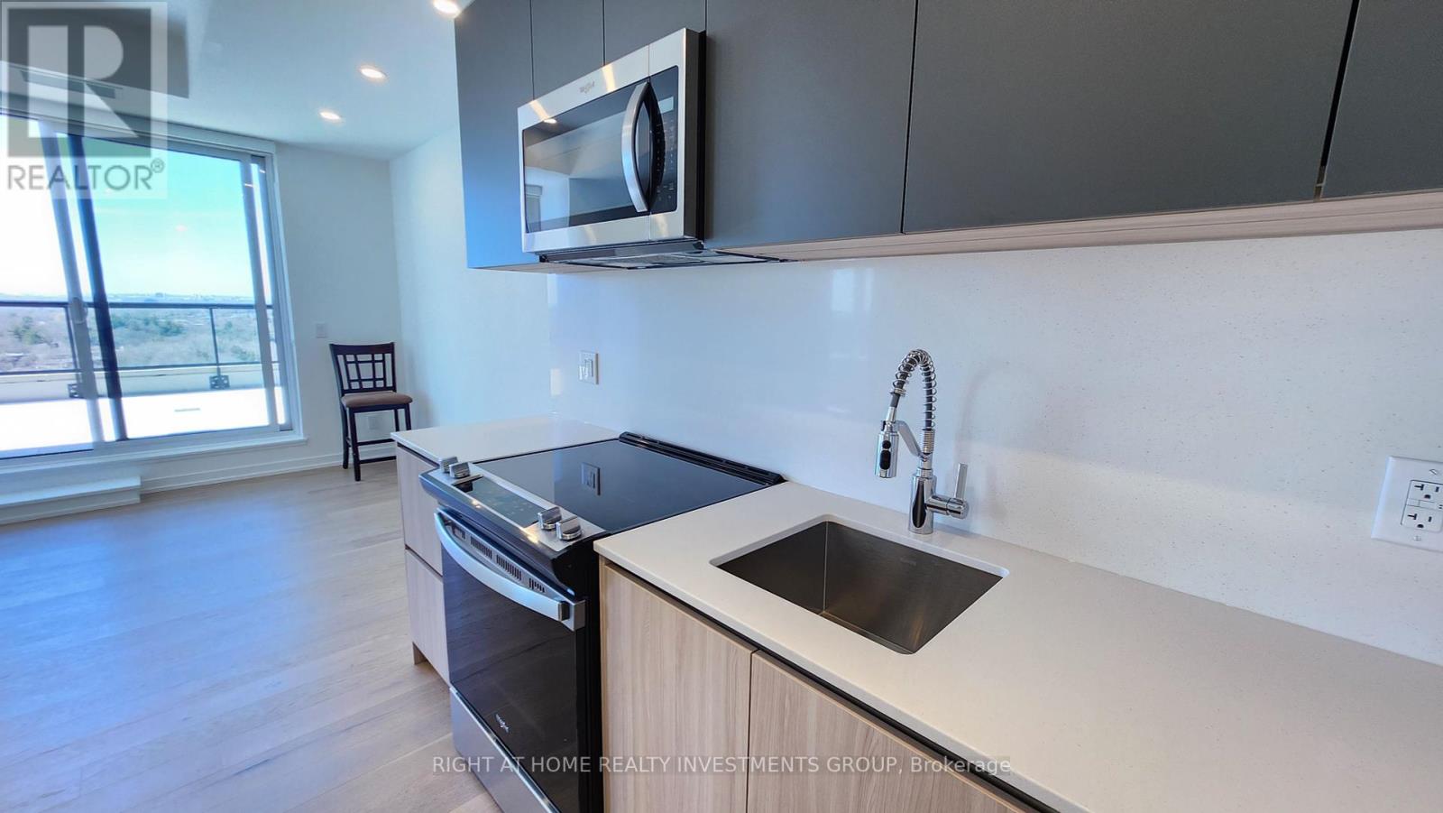 1118 - 3100 Keele Street, Toronto, Ontario  M3M 0E1 - Photo 5 - W12443445