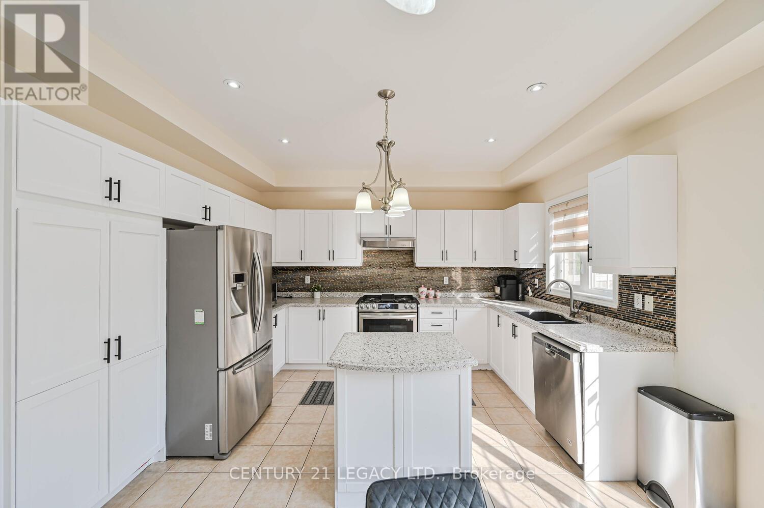 58 Gamson Crescent, Brampton (Sandringham-Wellington), Ontario  L6R 0V6 - Photo 19 - W12443448