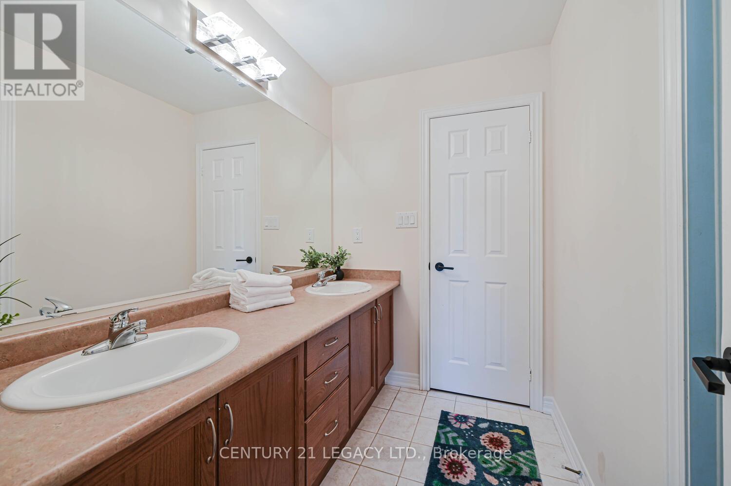 58 Gamson Crescent, Brampton (Sandringham-Wellington), Ontario  L6R 0V6 - Photo 34 - W12443448