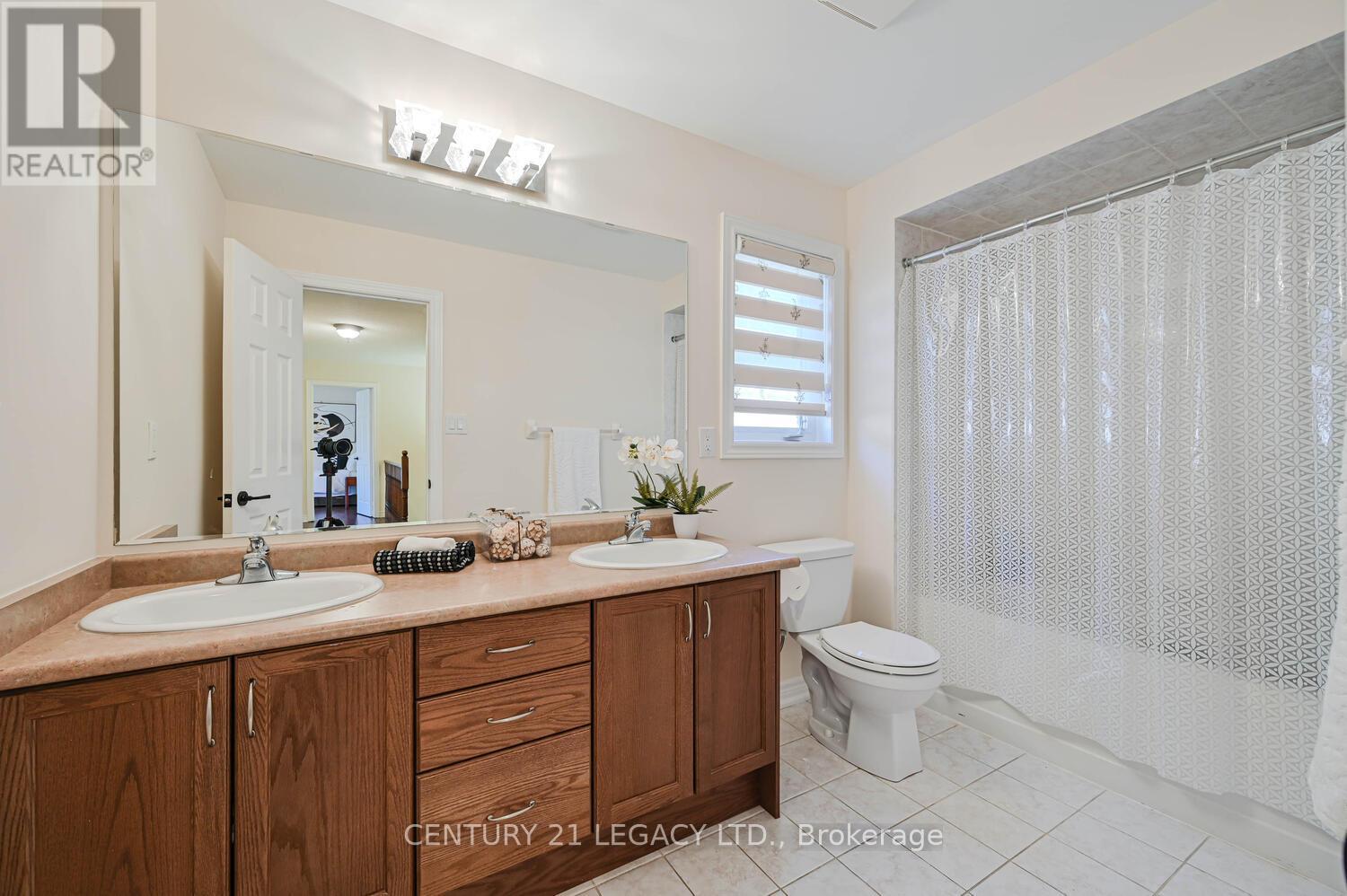 58 Gamson Crescent, Brampton (Sandringham-Wellington), Ontario  L6R 0V6 - Photo 39 - W12443448